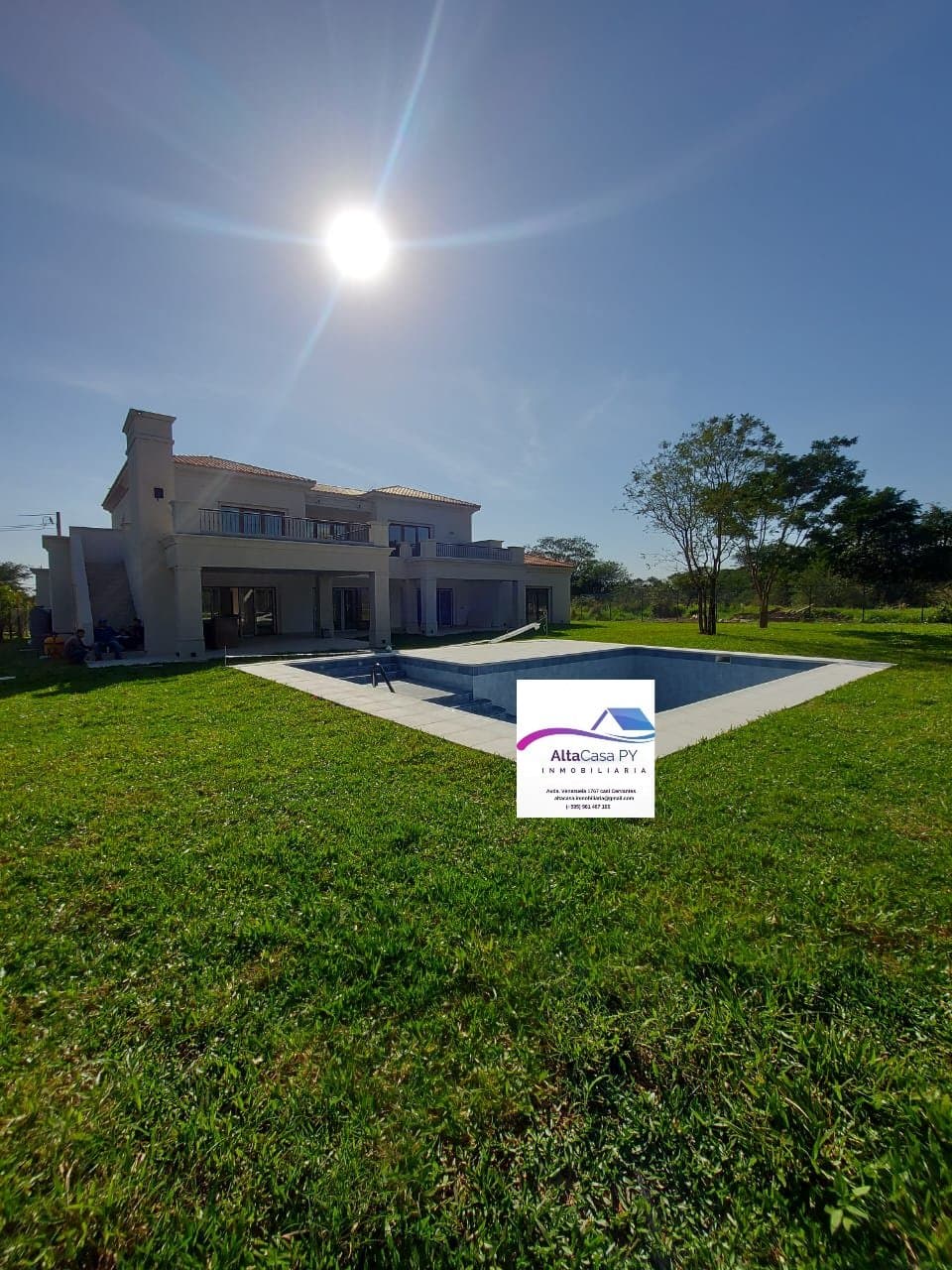 Vendo / alquilo casa a estrenar en surubii con 4 suites y 2100 m2
