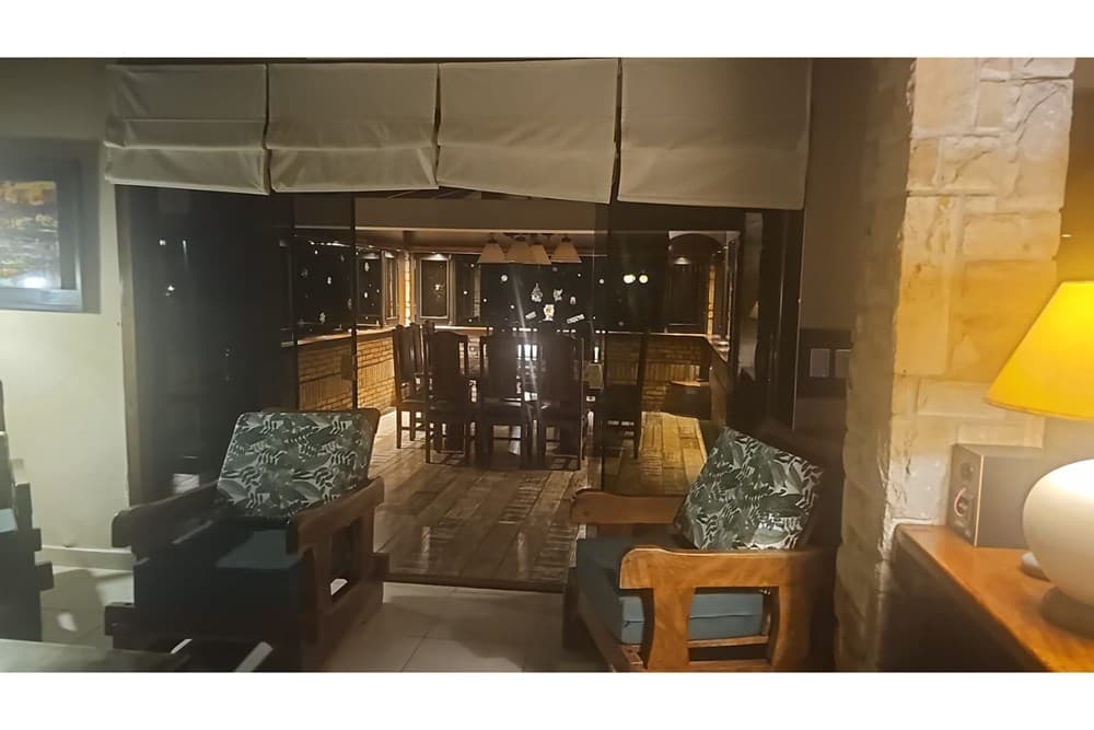 Alquilo hermosa casa en Ycua Sati
