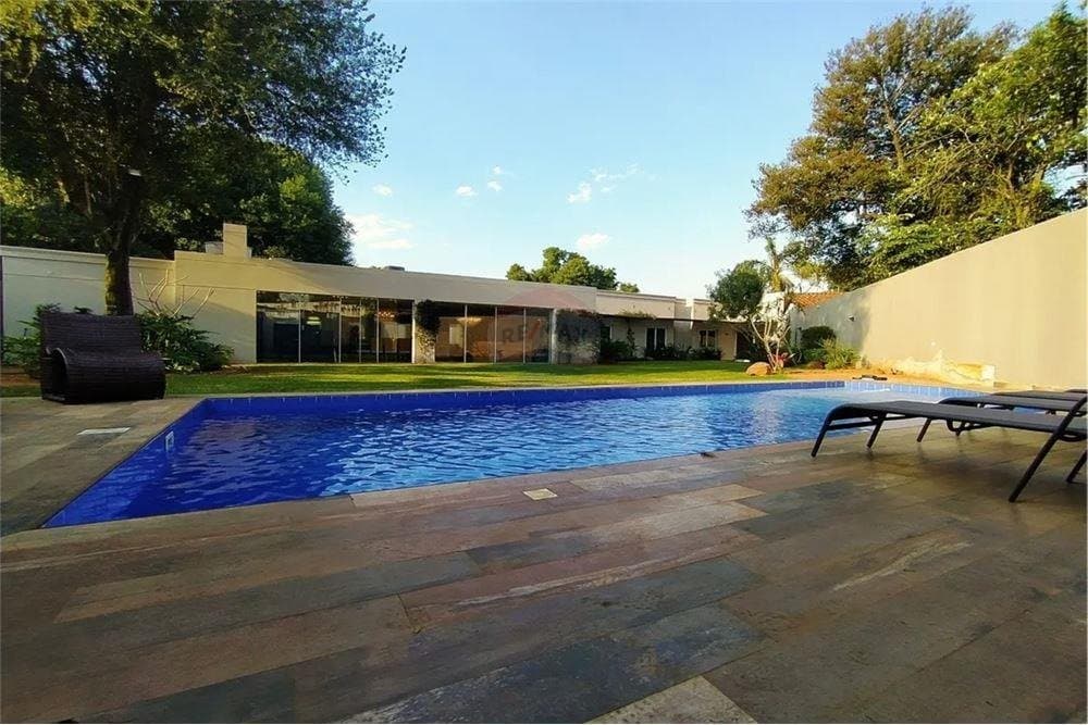 Vendo residencia en Lambare