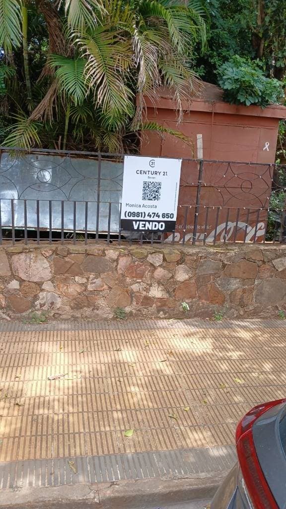 Vendo terreno con casa a demoler