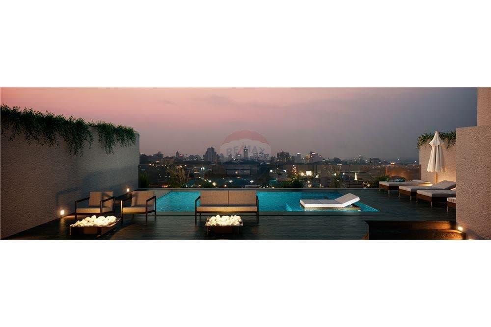 En alquiler hermoso depto en el exclusivo edificio Host. El depto cuenta con 50 m2 propios distribuidos de la siguiente manera: •Cocina equipada con muebles, anafe, horno, purificador, microondas y heladera Desayunador, y mesada en Cuarzo Blanco.
•Lumin