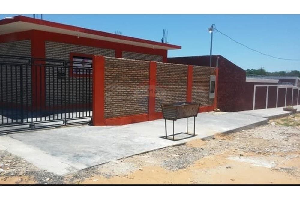 Vendo condominio zona Luque-limpio