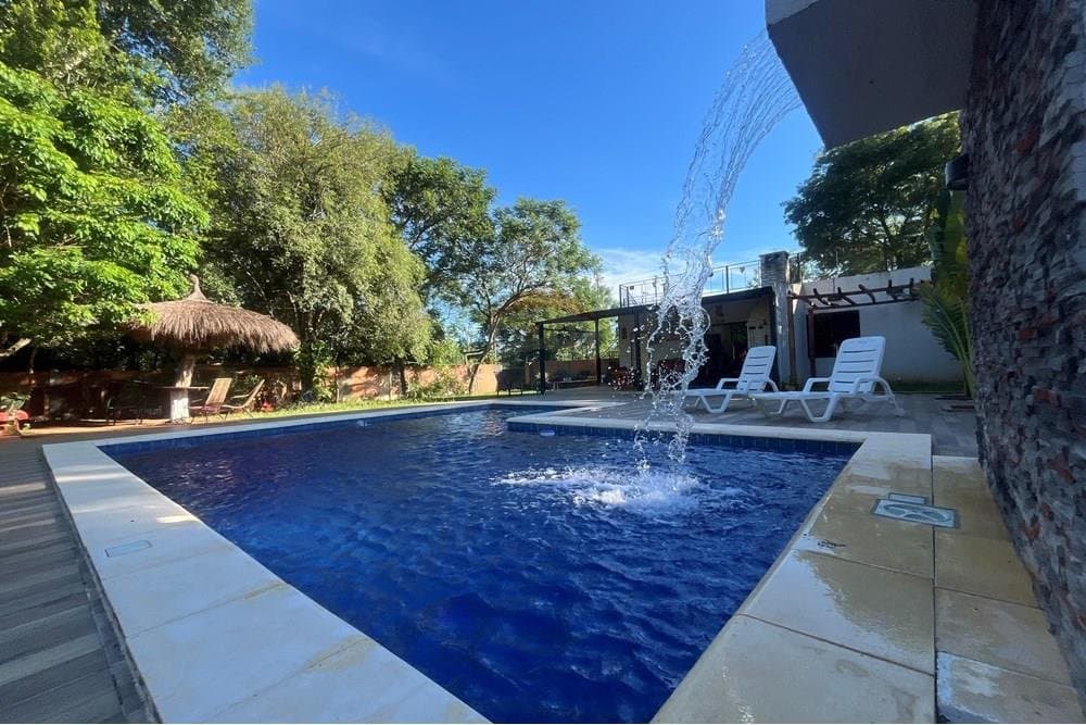 Vendo hermosa casa quinta en pirayu a 4 cuadras de la estacion de pirayu