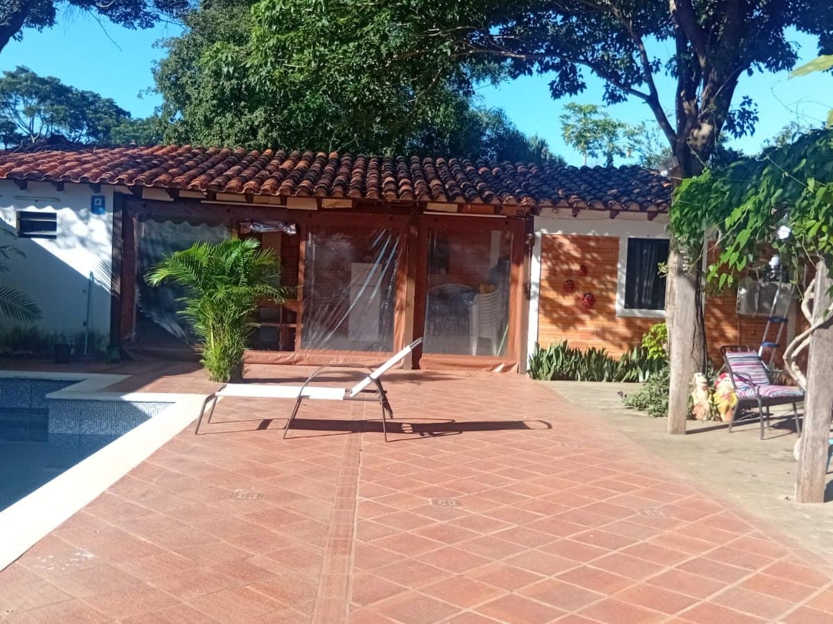 Vendo hermosa casa quinta en Capiatá