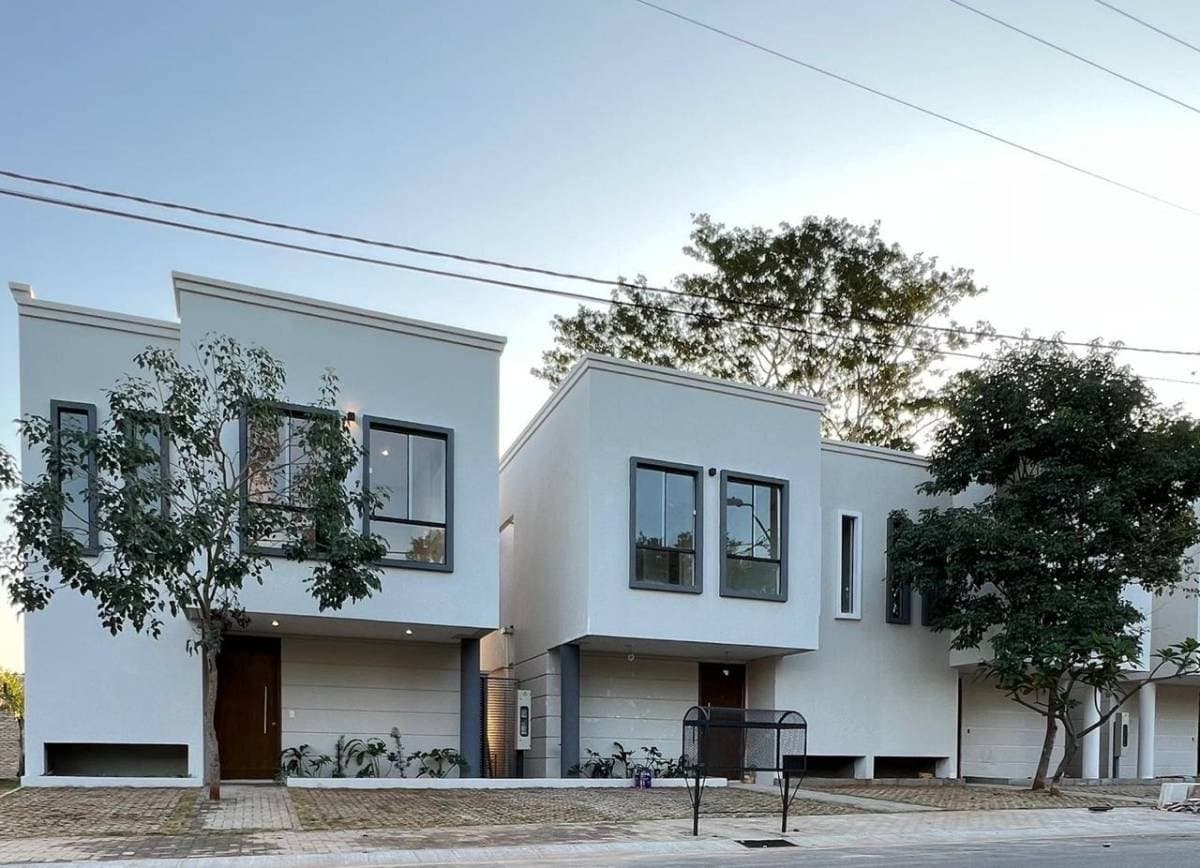 En Venta Hermoso Duplex En El Barrio Cerrado Arapoty - Mariano Roque Alonso