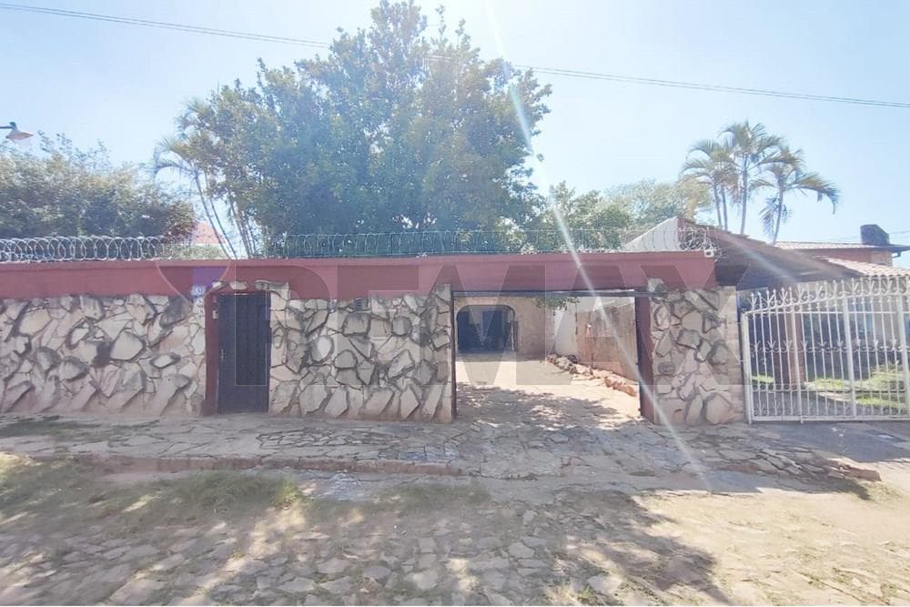 Alquilo casa amoblada en lambare