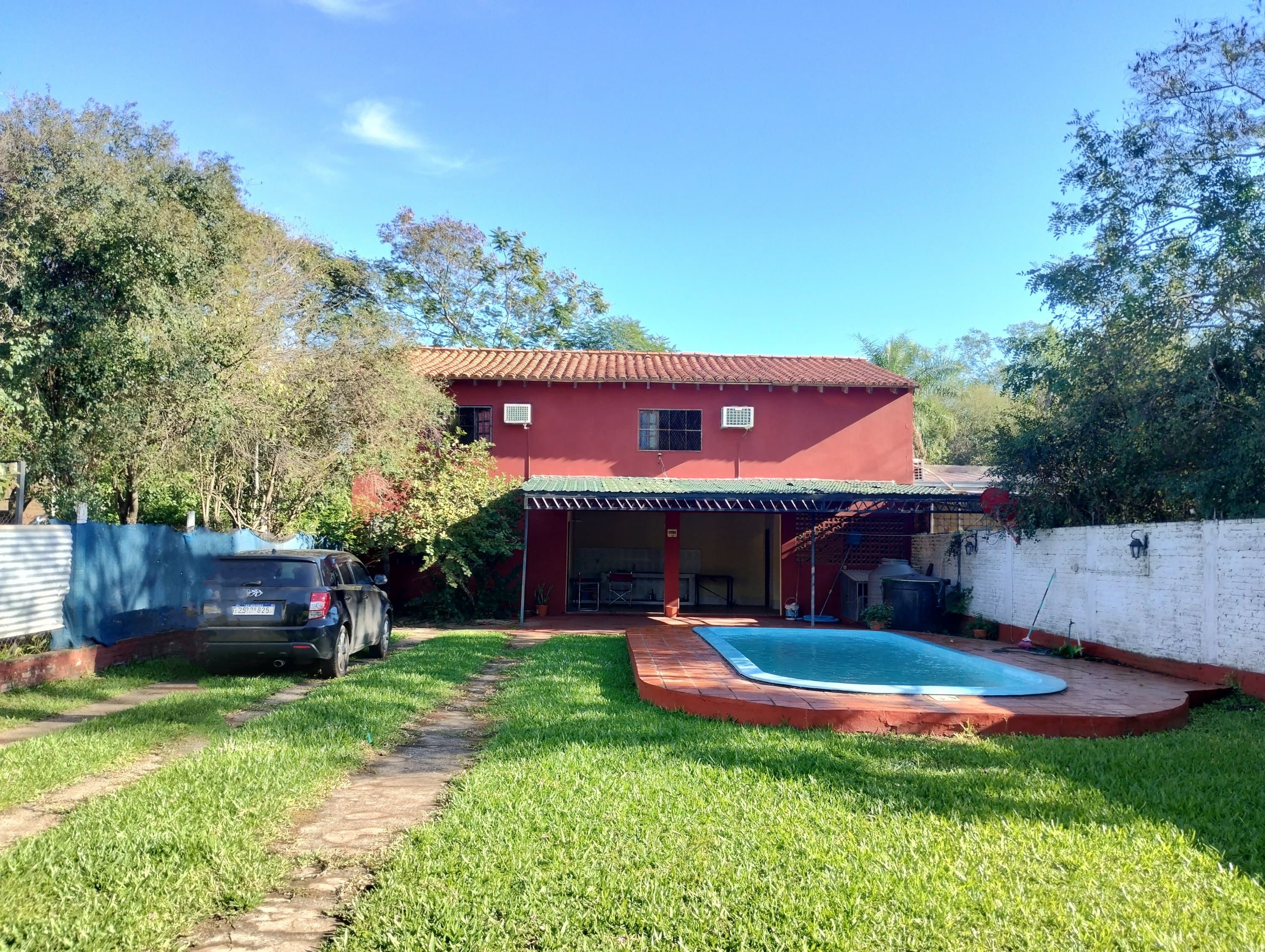 En venta casa en B° Costa Lago - Ypacarai