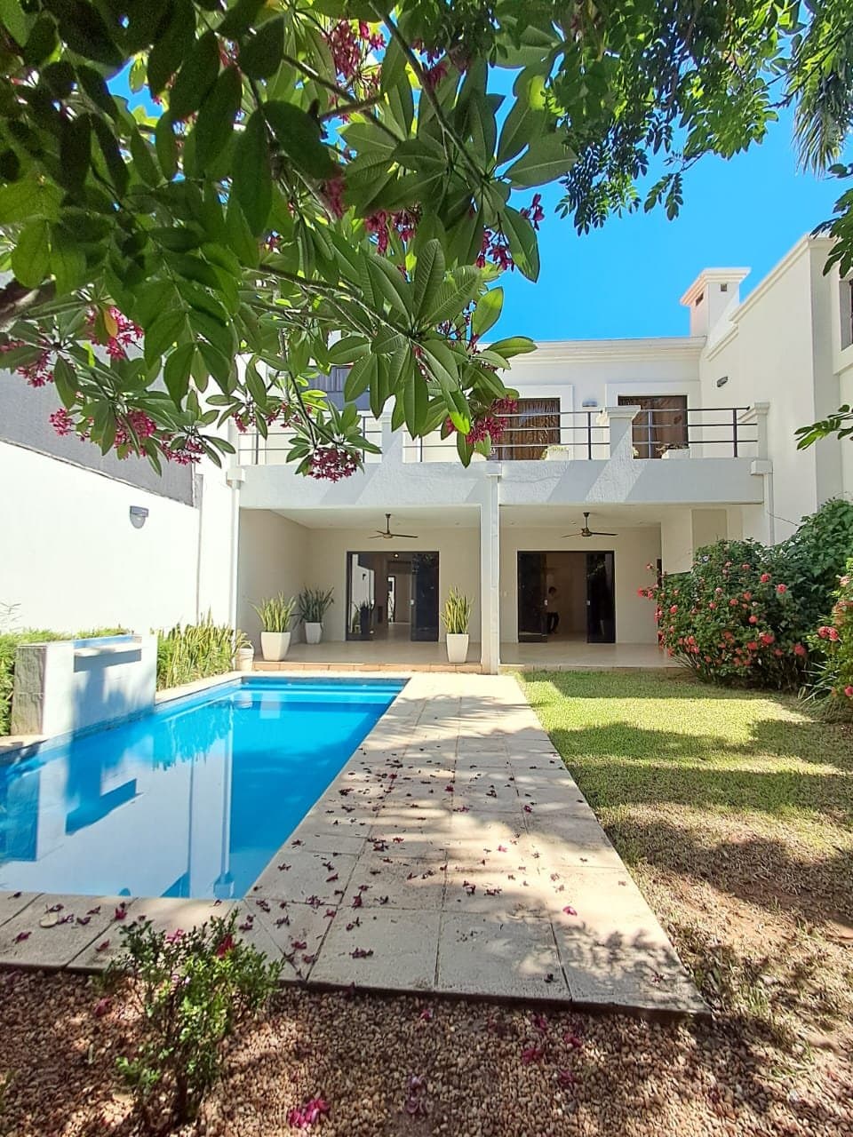 Alquilo Hernosa Casa En Condominio Z. Avda Sacramento