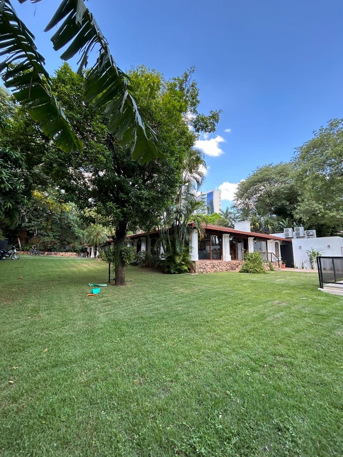 Alquiler – Exclusiva Casa Colonial En Planta Baja | Barrio Trinidad – Asunción