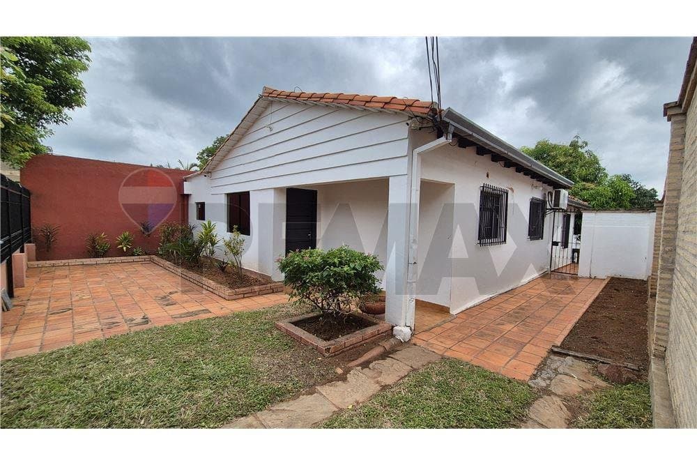 Casa en venta zona CENTURY PLAZA, LAMBARE