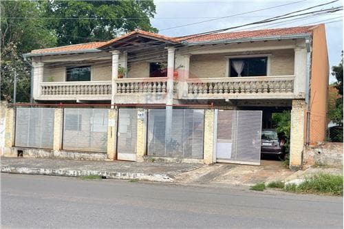 Vendo casa en lambare barrio san antonio