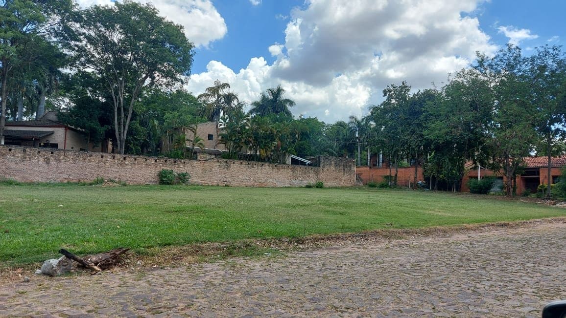Vendo hermoso terreno en esquina c/ 1.050 m2 en la mejor zona de barrio san jorge