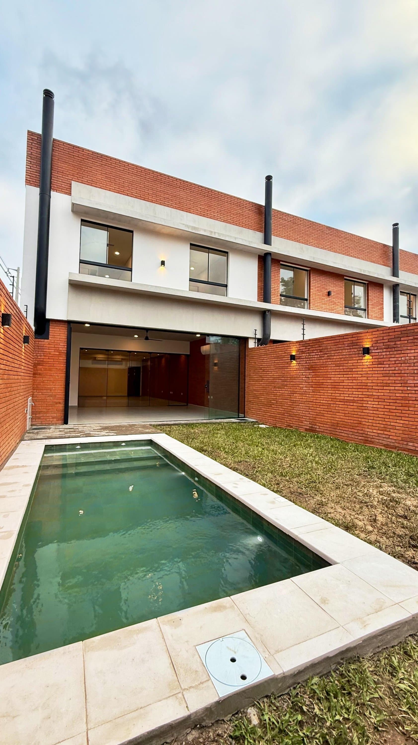 Hermosa casa pareada zona Aeropuerto