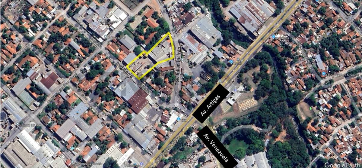 Vendo importante propiedad con tinglado zona artigas