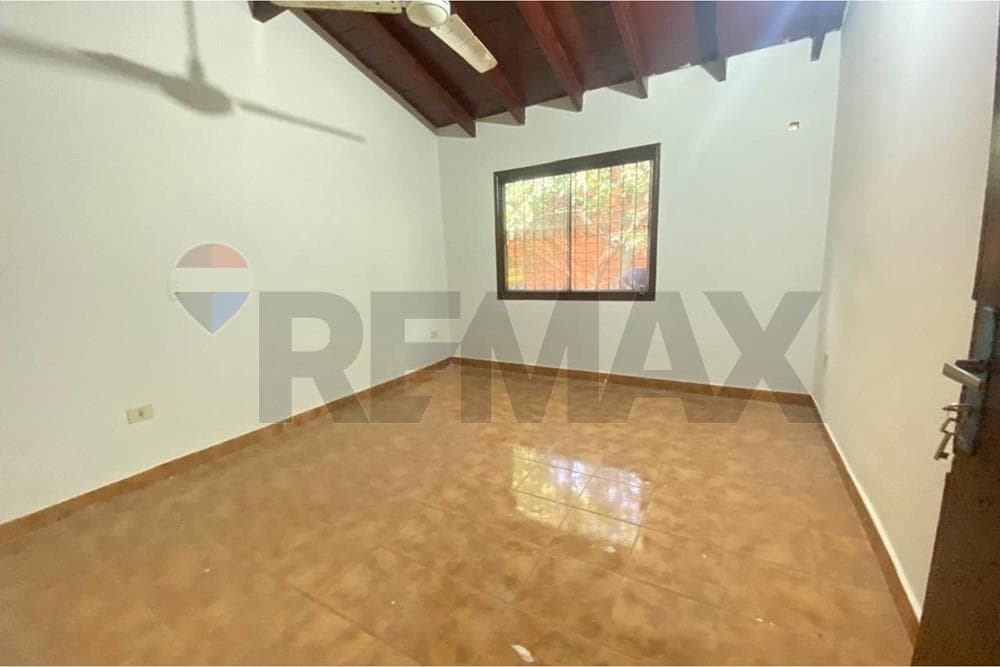 Casa - Alquiler - Fernando de la Mora, Paraguay