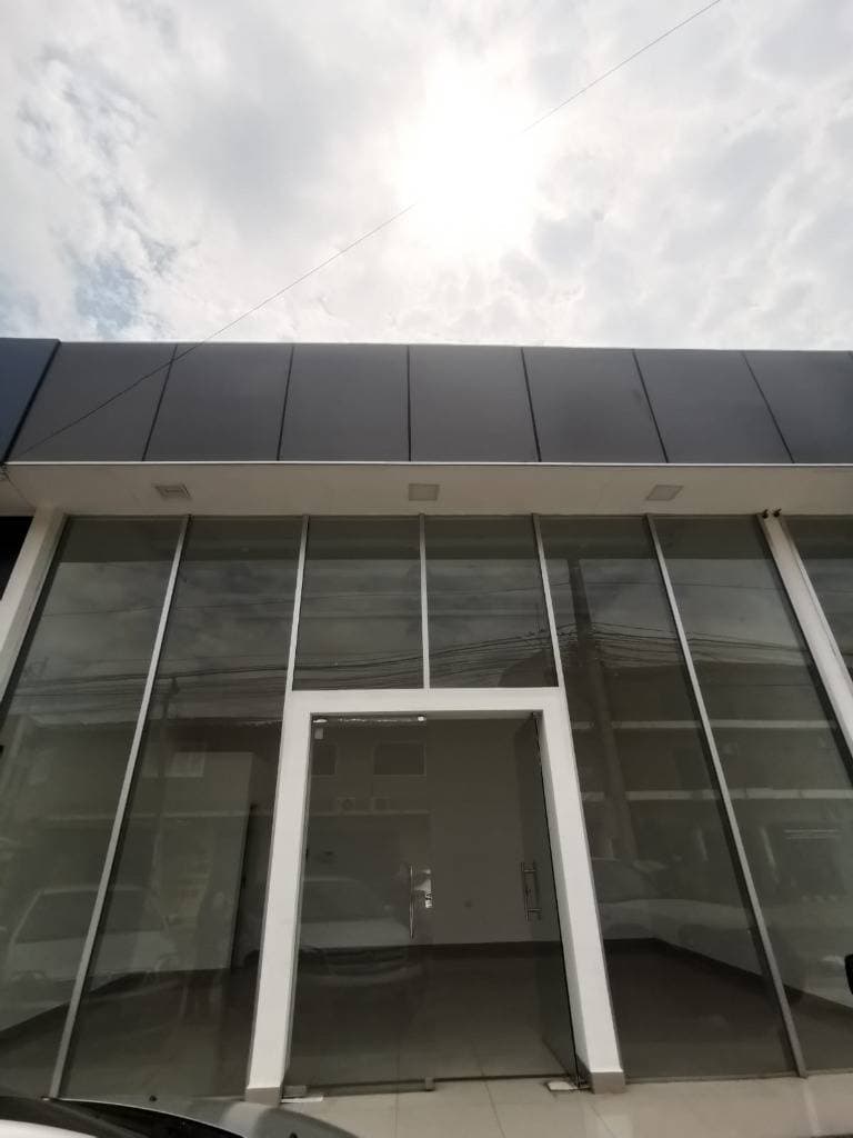 Alquilo local comercial en Fernando de la Mora zona sur