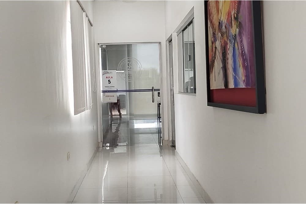 Local Comercial - Alquiler - Villa Morra, Paraguay