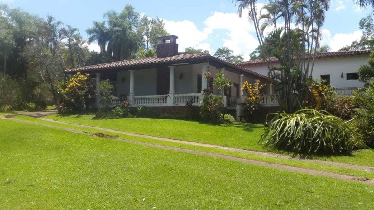 Vendo propiedad de 25.434 m2 - barrio pindolo areguá