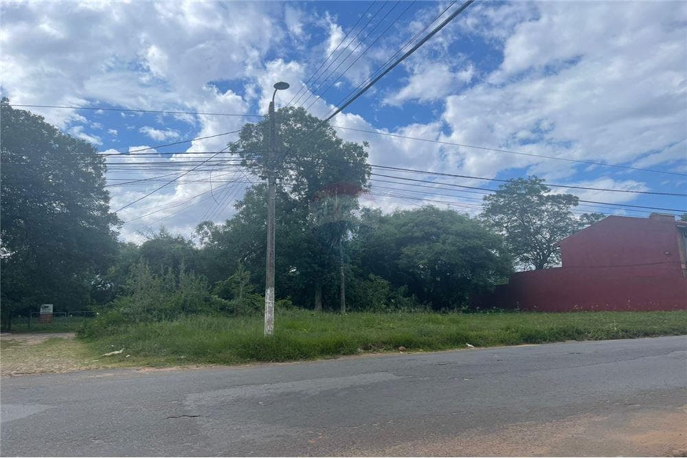 Venta terreno en esquina zona laguna grande