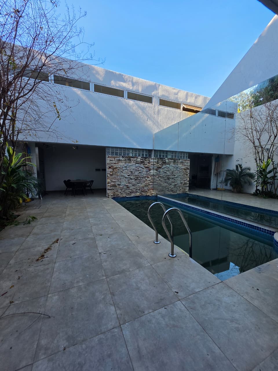 Triplex en Alquiler con domotica, Barrio Mburucuya