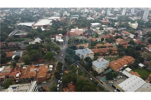Vendo terreno en barrio mariscal estigarribia