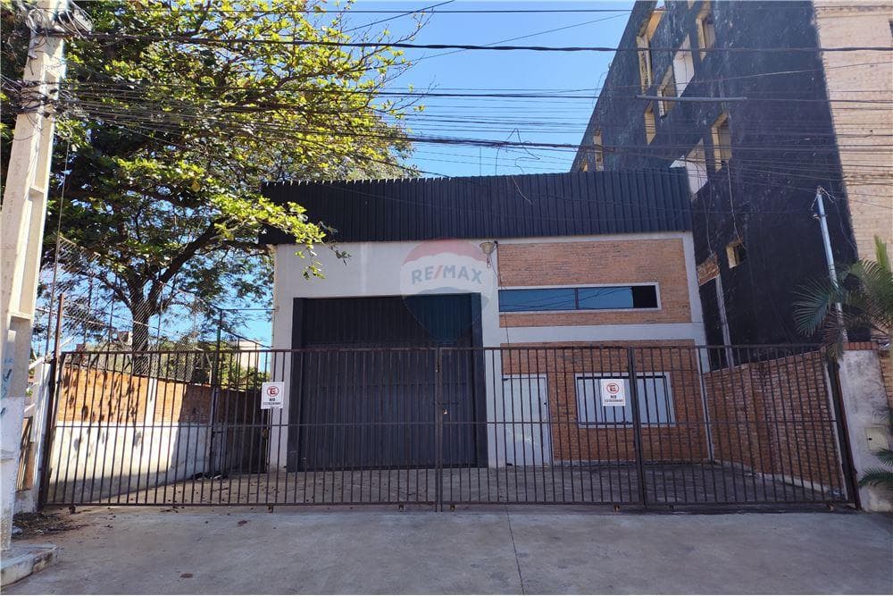 Alquilo depósito con oficina en Lambaré