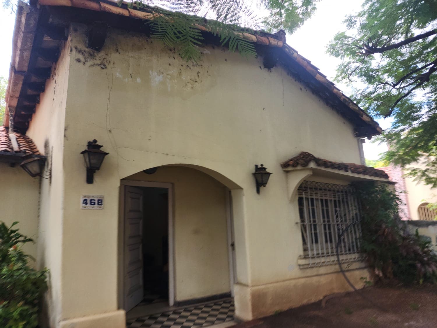 ¡vendo amplia propiedad con construcción a demoler!