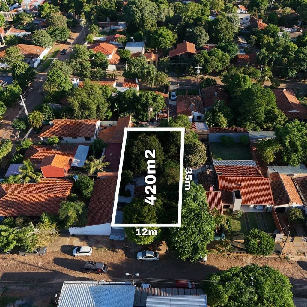 Terreno en venta con casa a demoler en Luque