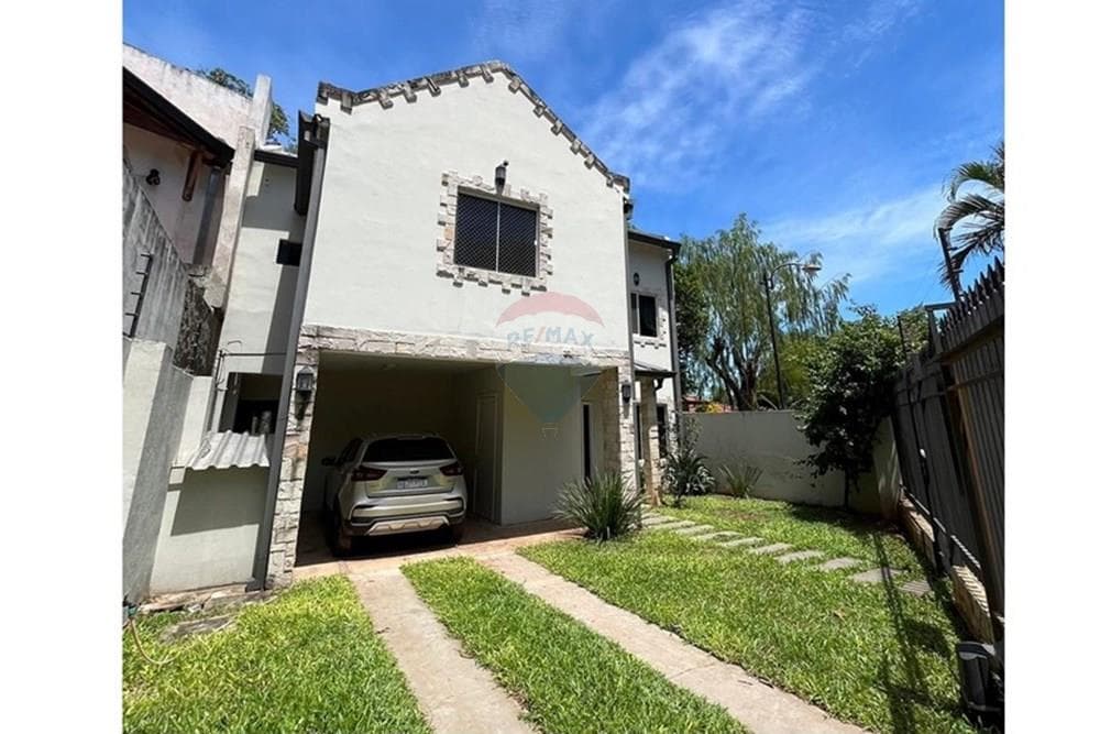 Vendo hermosa casa con 4 hab, en Lambaré
