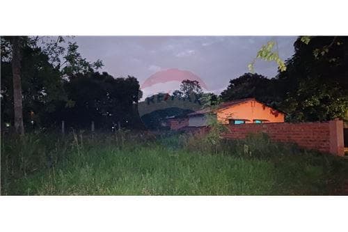 Vendo terreno en capiata