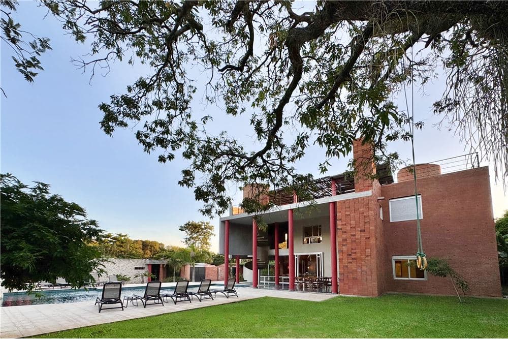 Residencia de lujo al lado del club nautico