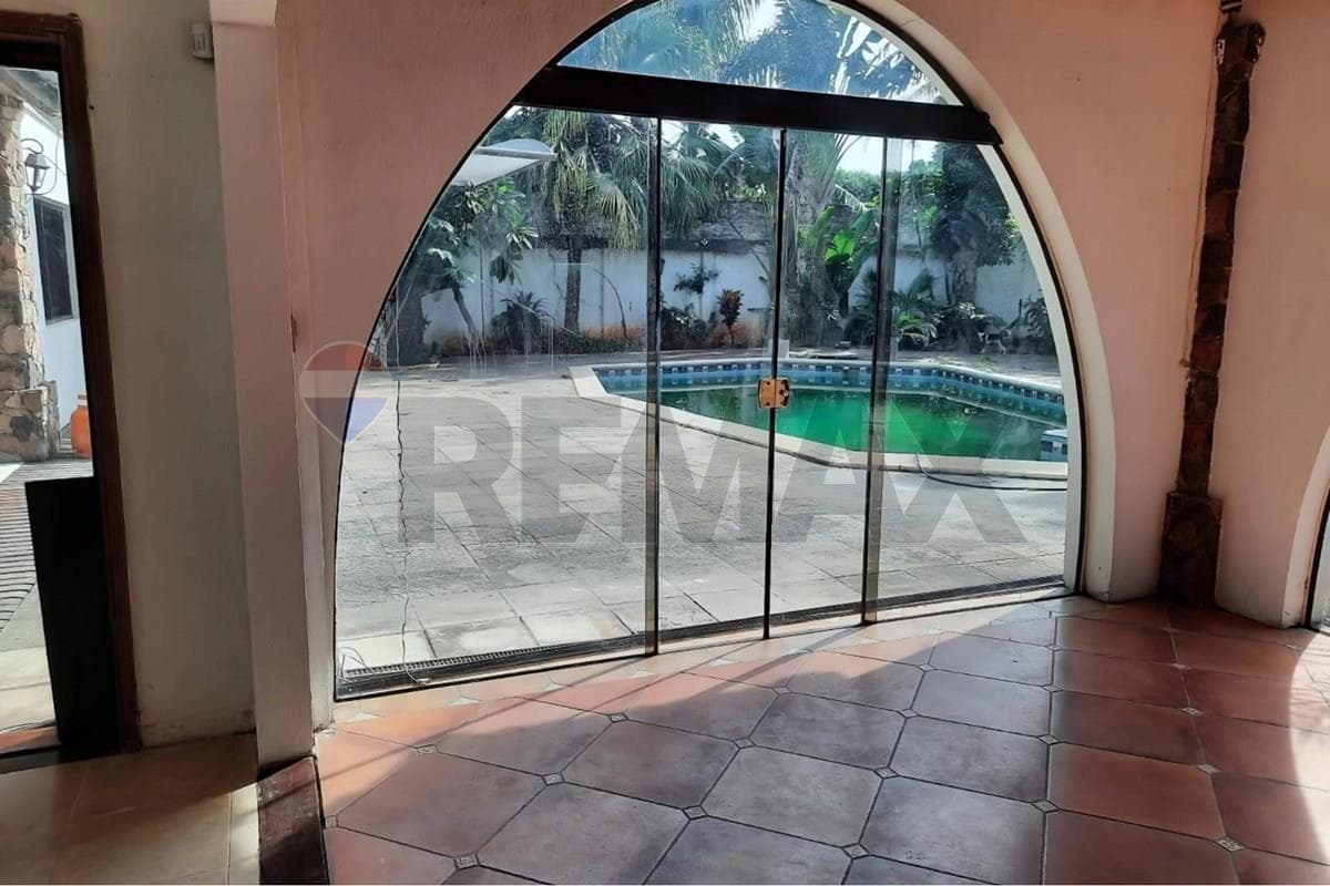 Casa - Alquiler - Villa Aurelia, Asunción, Paraguay