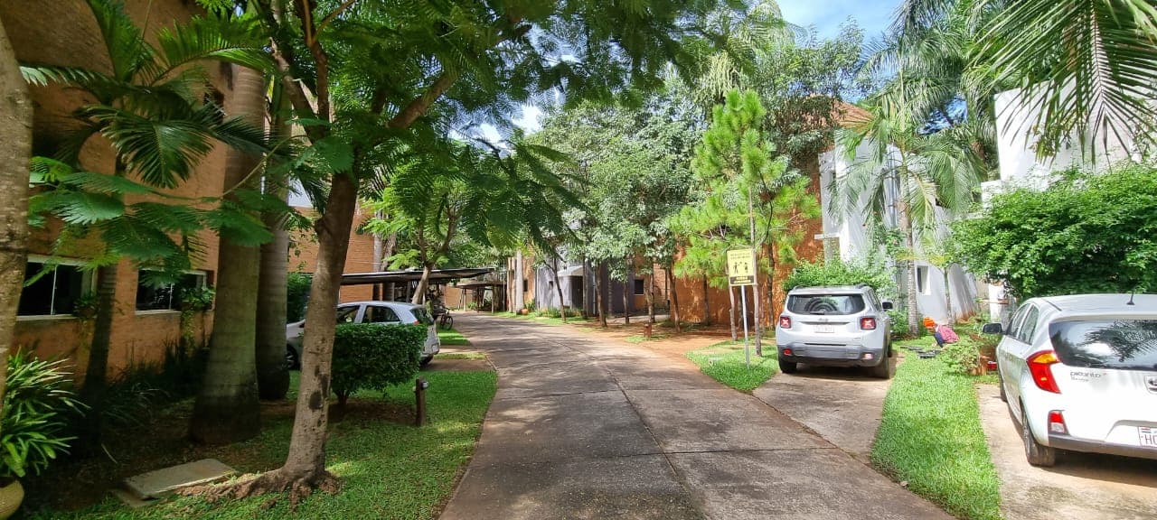 *a la venta* *casa en botanica 5* ( fndo de la mora