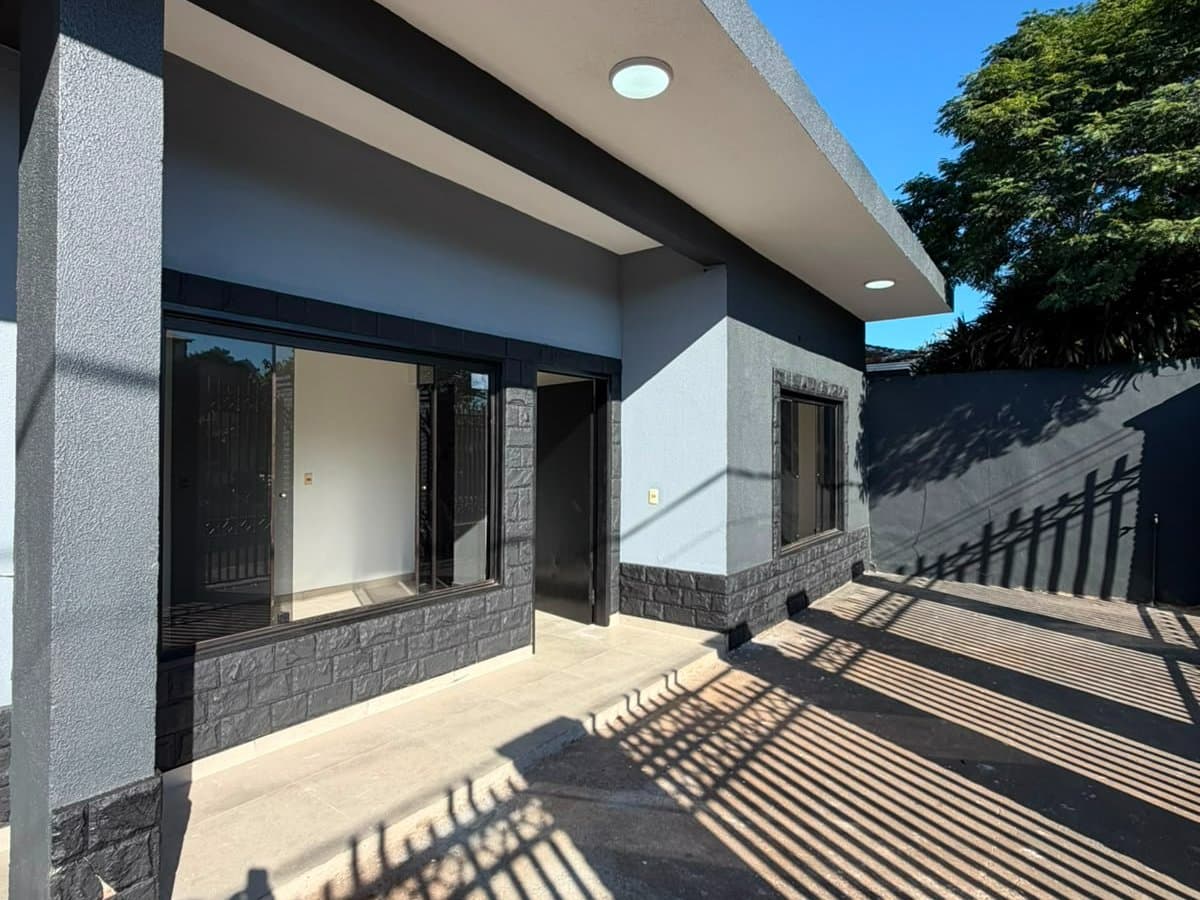 Alquilo casa 3 dorm en barrio don bosco