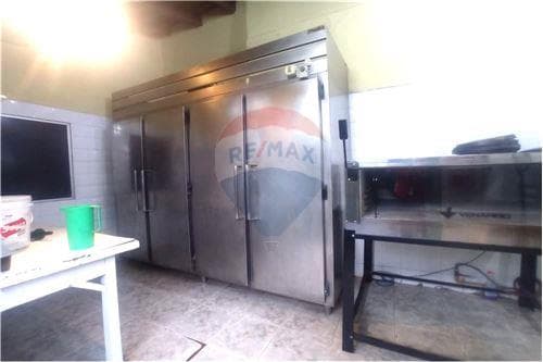 Local comercial en venta, central Luque