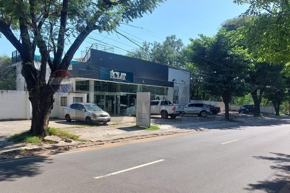 Alquilo propiedad comercial Avda Félix Bogado