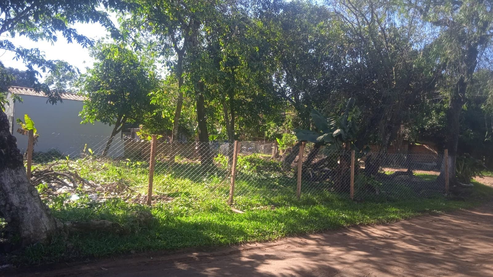 Terreno en esquina en venta – Ñemby