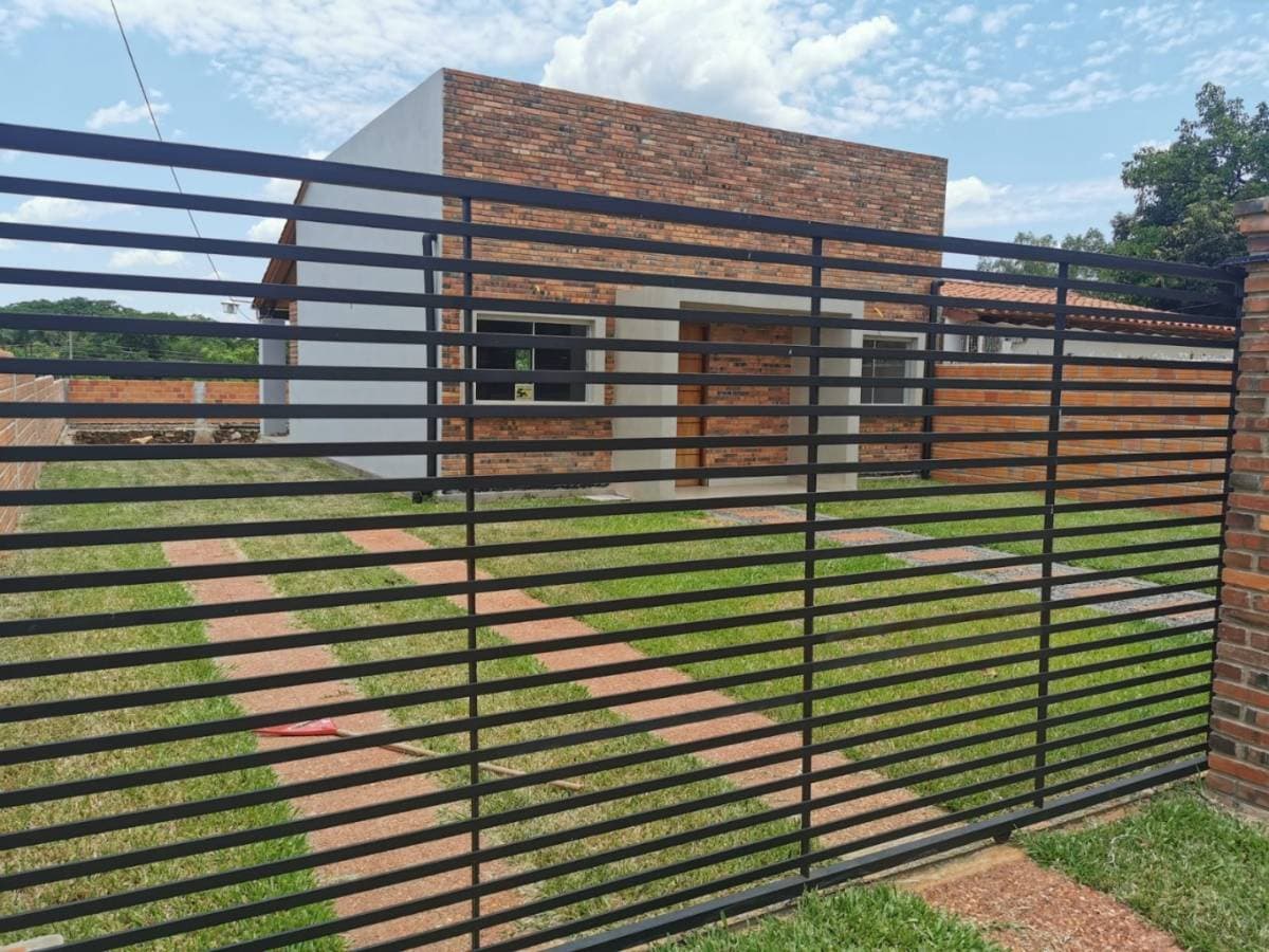 Alquilo Casa a Estrenar en Luque