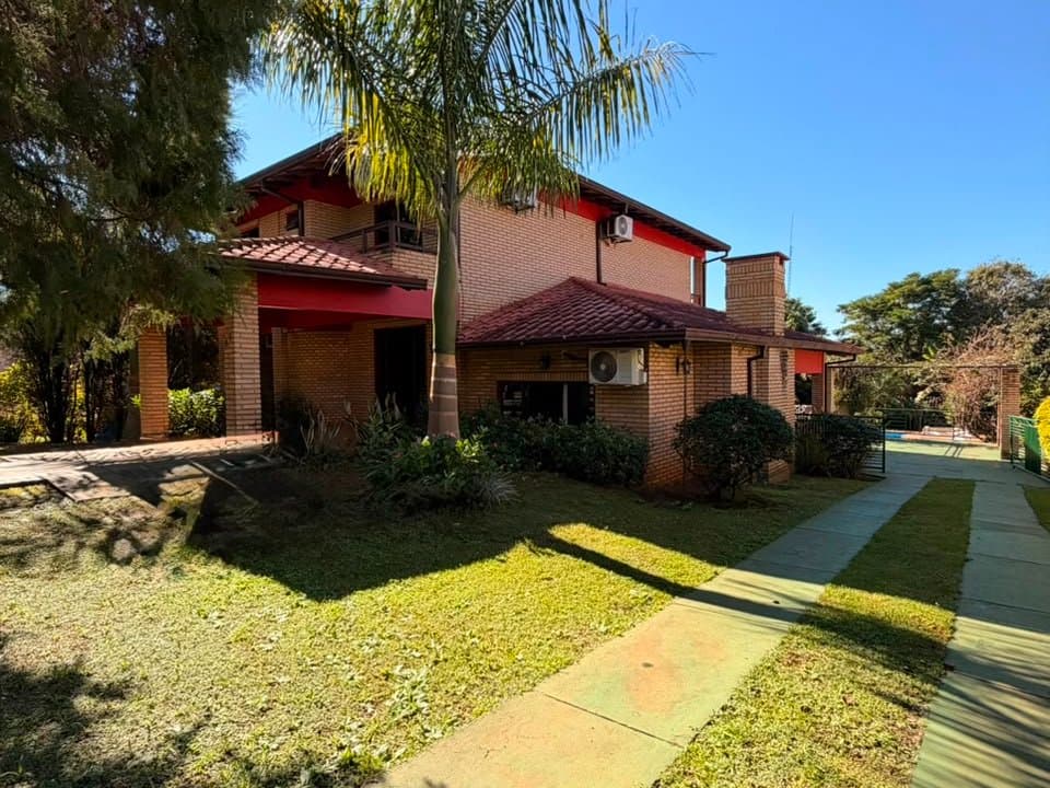 Alquilo casa en el Paraná Country Club-Hernandarias