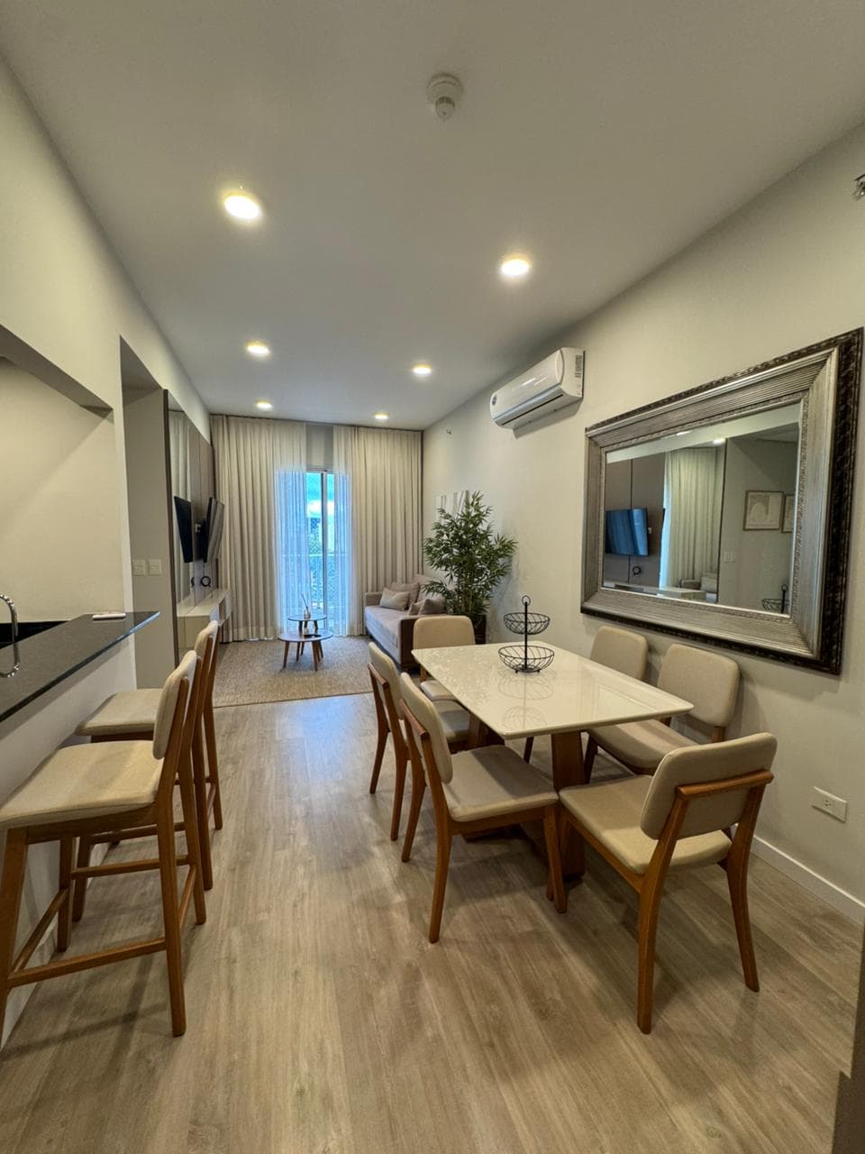 Alquilo departamento de 2 habitaciones full amoblado en forvm molas lópez