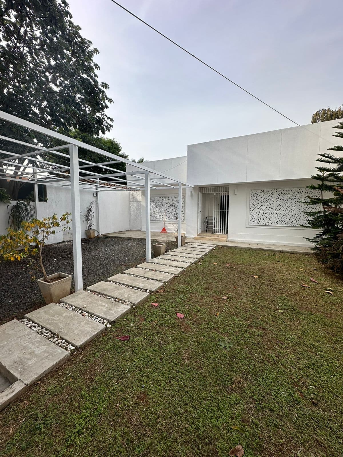 Alquilo/ Vendo Casa P/ Oficina De Una Sola Planta, Zona Ips Central