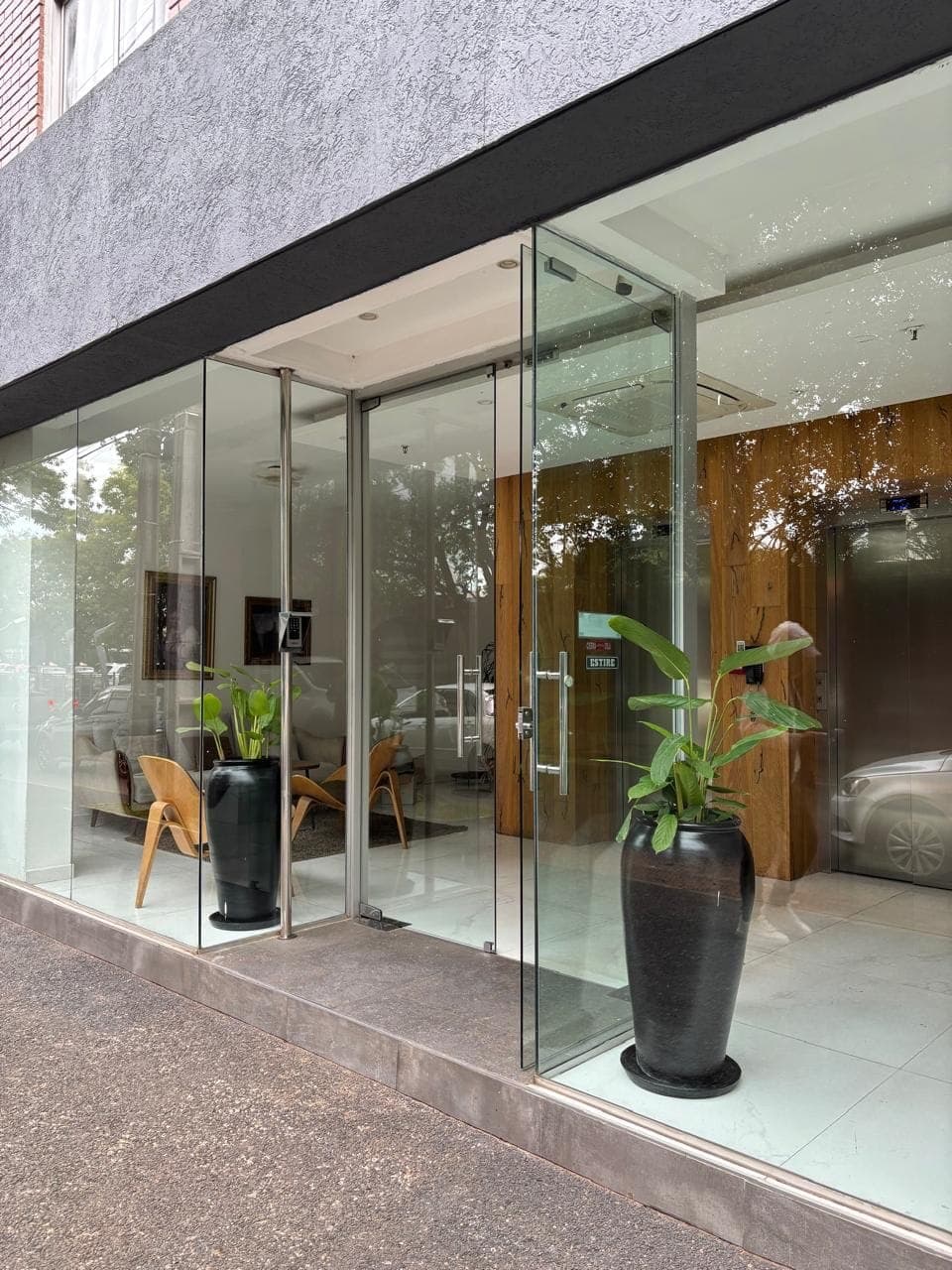 Departamento moderno totalmente amoblado en el Edificio Rembrandt – Los Laureles
