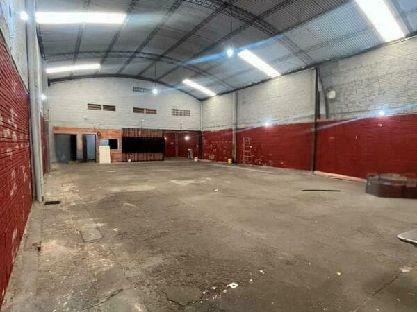 Alquilo tinglado de 834 m2 en San Lorenzo barcequillo