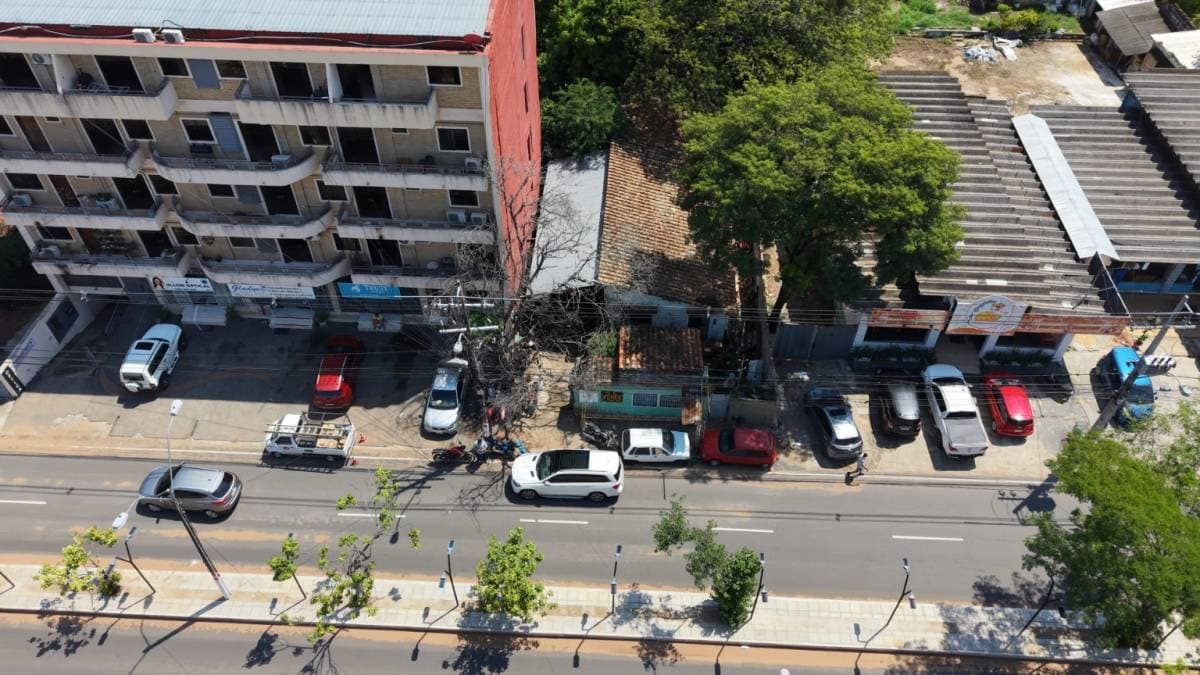 Terreno de 774 m2 en punto estratégico para inversión sobre Av. Cacique Lambare