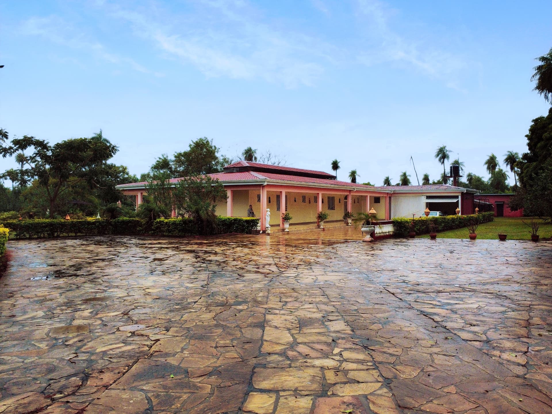 Piribebuy, paso jhu - mansión del arpa - usd 570.000 negociable