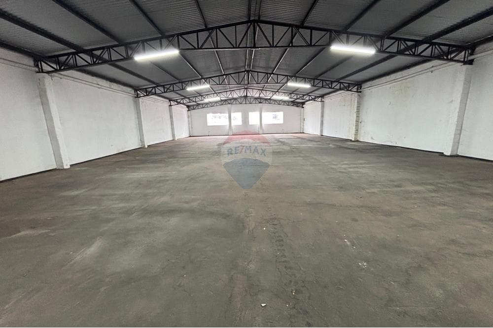 Local Comercial - Alquiler - Fernando de la Mora, Paraguay
