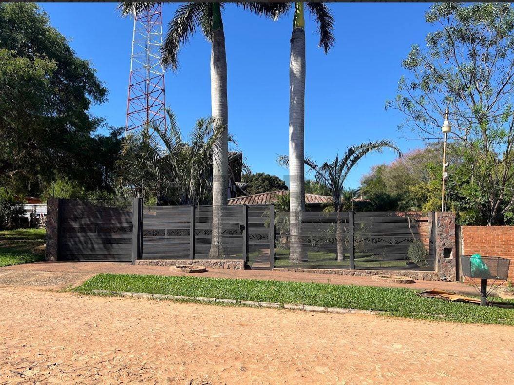 Vendo lujosa casa en Limpio