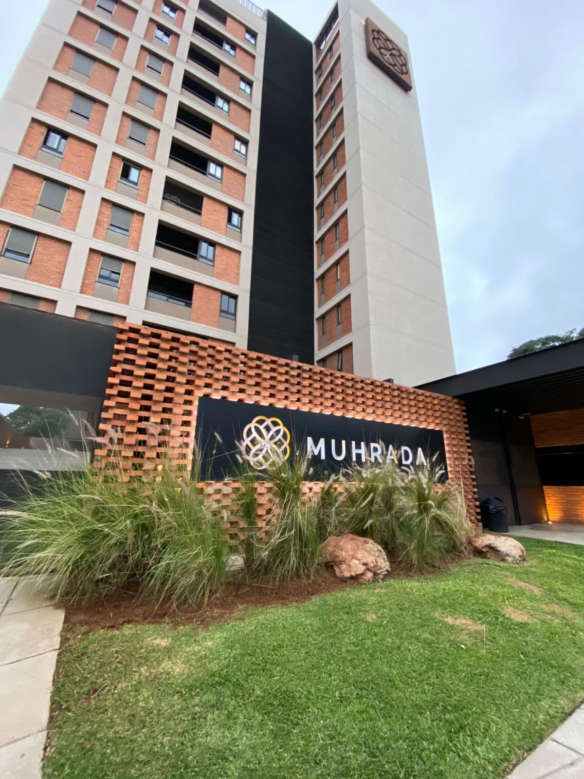 Alquilo departamento amoblado en el edificio muhrada