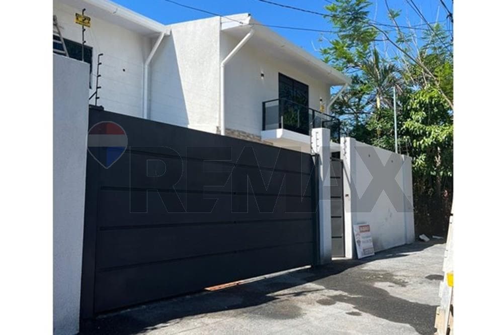 Alquilo Residencia en LAMBARE