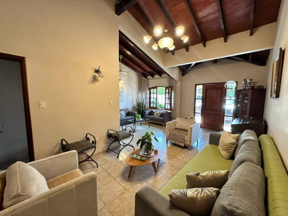Alquilo Casa Para Oficina O Vivienda Detras Del Sh. Multiplaza